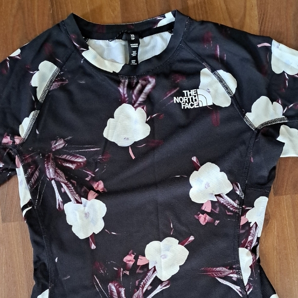 The North Face Women's Floral Long Sleeve Tee - Black and White - Picture 3 of 4